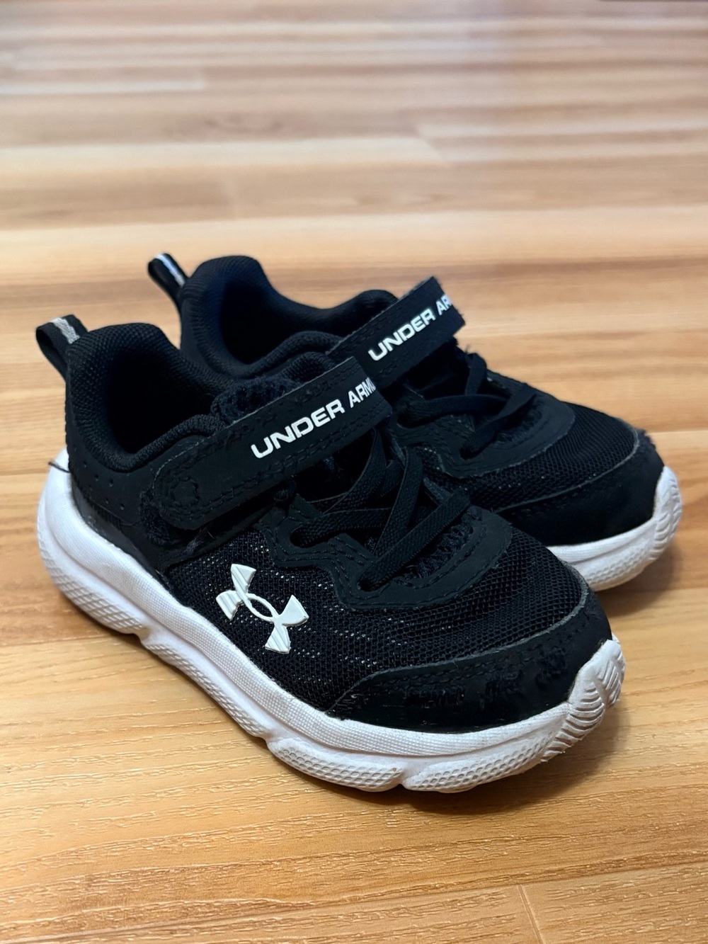 Under Armour Toddler Boy Black Athletic Sneakers Size 7C